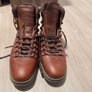 NEW men’s cole haan boots never used